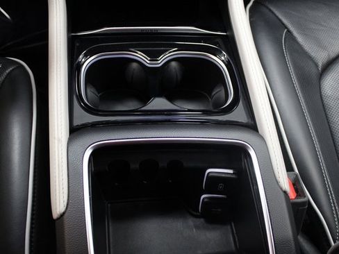 Used 2022 Chrysler Pacifica Limited image 39