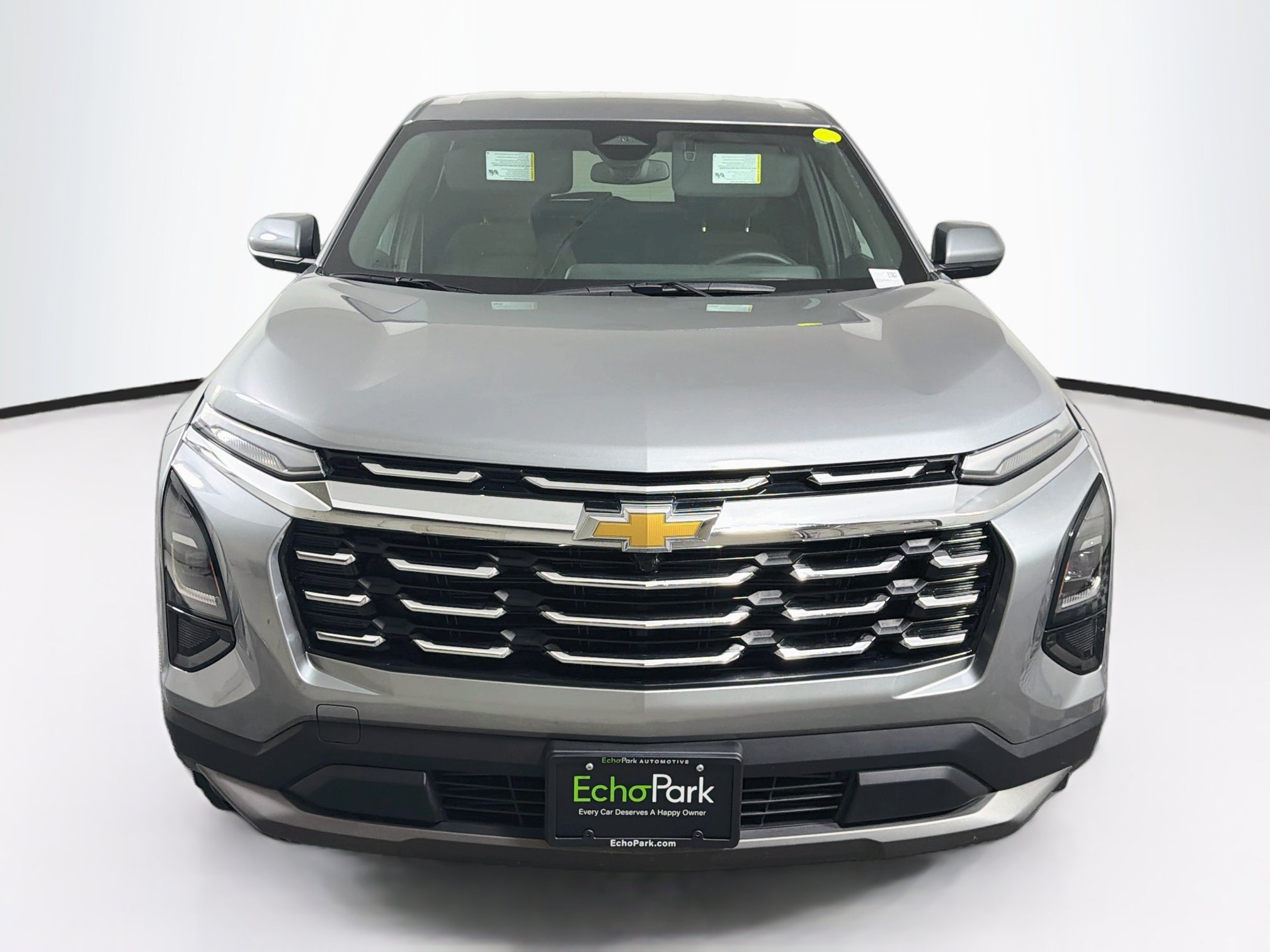 Used 2025 Chevrolet Equinox LT FWD image 2