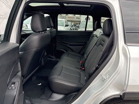 New 2026 Jeep Cherokee Overland image 27