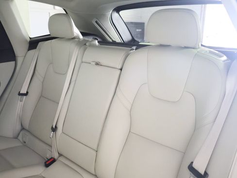 Used 2023 Volvo XC60 B5 Plus AWD/4WD image 47