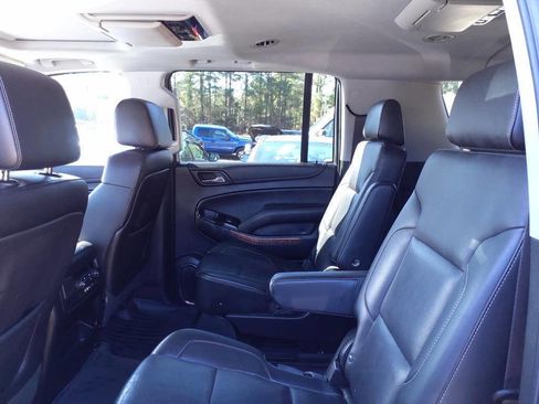 Used 2015 Chevrolet Suburban LTZ image 6