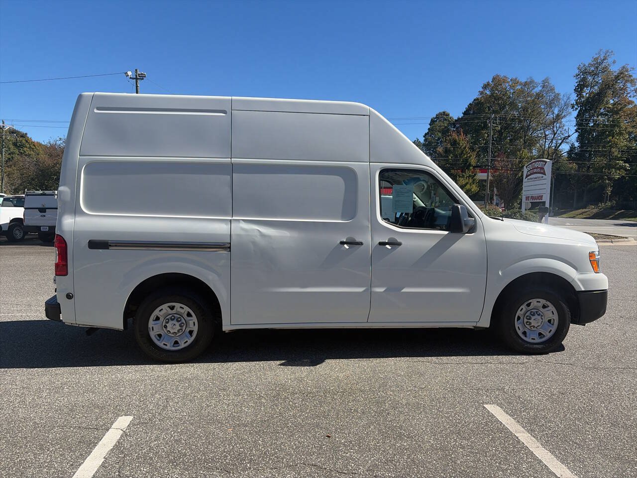 Used 2020 Nissan NV 2500 SV w/ Back Door Glass Package RWD image 7