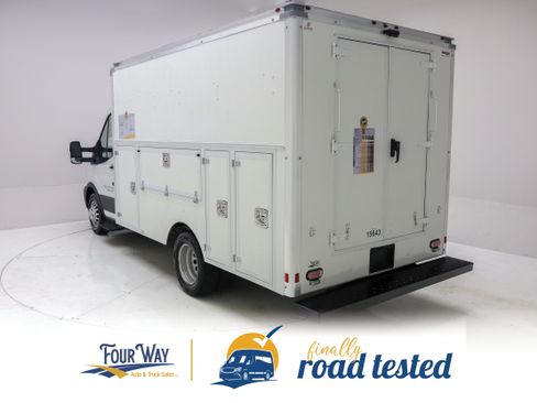 Used 2022 Ford Transit 350 DRW AWD image 5