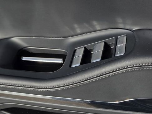 New 2025 Lincoln Navigator Reserve AWD/4WD image 14