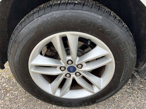 Used 2017 Ford Edge SEL w/ Equipment Group 201A FWD image 8