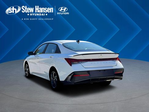 New 2026 Hyundai Elantra SEL Sport FWD image 6