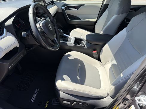 Certified 2020 Toyota RAV4 XLE Premium FWD image 18