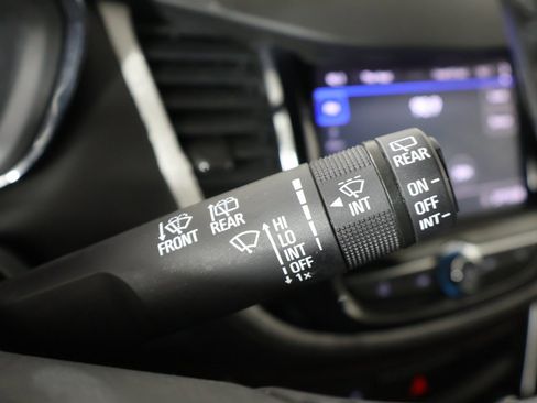 Used 2020 Chevrolet Trax LT w/ LT Convenience Package image 37