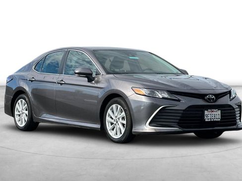 Used 2022 Toyota Camry LE w/ Convenience Package FWD image 8