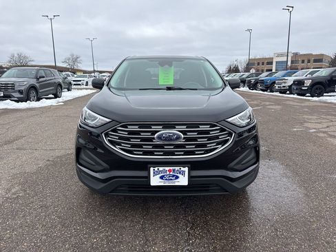 Used 2021 Ford Edge SE image 3