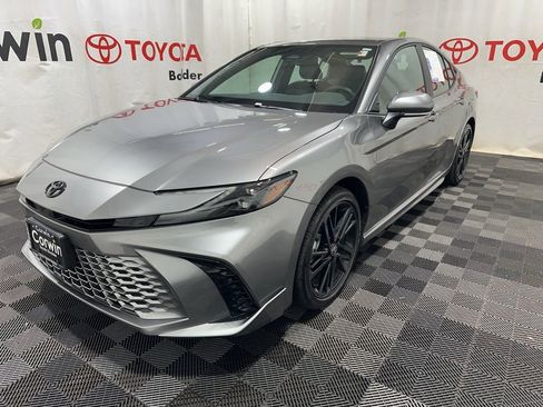 Used 2025 Toyota Camry XSE image 3