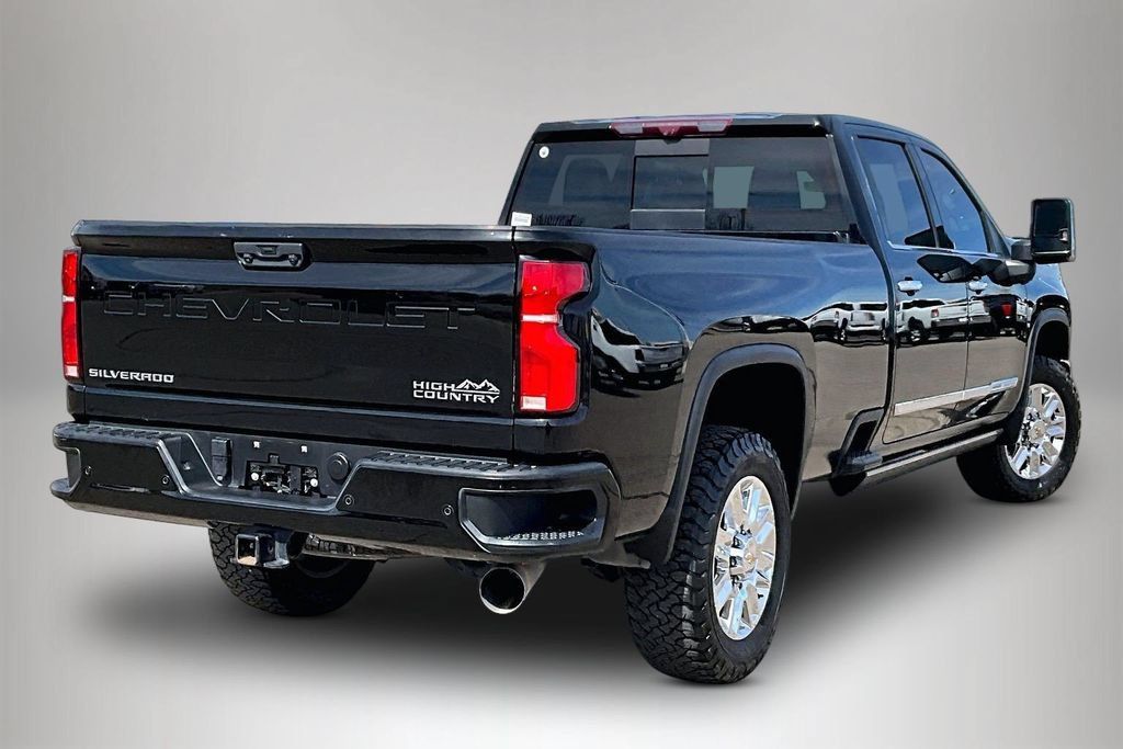 Used 2024 Chevrolet Silverado 3500 High Country w/ Technology Package AWD/4WD image 6