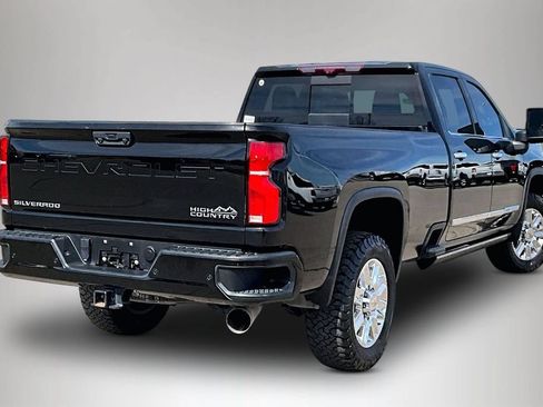 Used 2024 Chevrolet Silverado 3500 High Country w/ Technology Package AWD/4WD image 6
