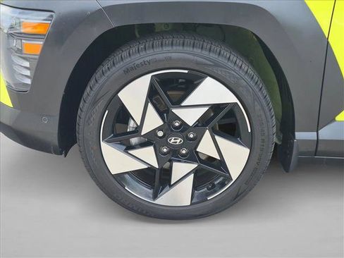 Used 2025 Hyundai Kona Limited FWD image 24