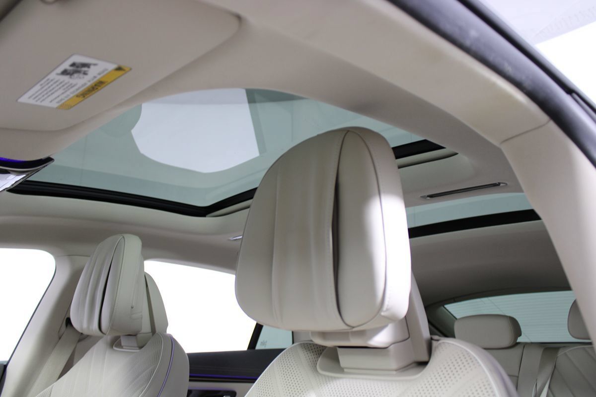 Used 2022 Mercedes-Benz EQS 580 4MATIC Sedan image 8