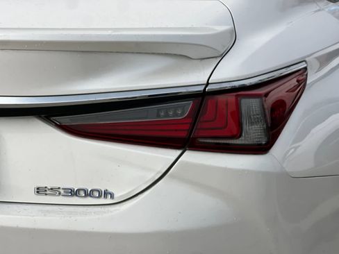 Used 2019 Lexus ES 300h image 27