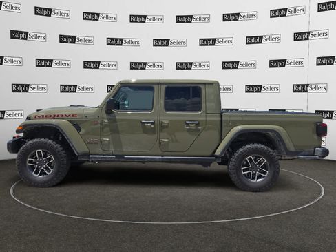 Certified 2025 Jeep Gladiator Mojave AWD/4WD image 3