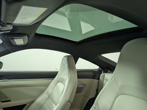 Used 2021 Porsche 911 Carrera image 19