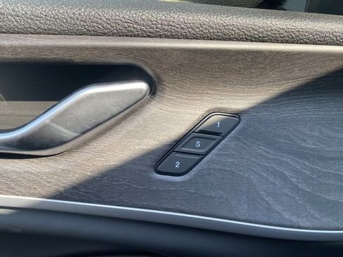 New 2025 Jeep Grand Cherokee Limited w/ Black Appearance Package image 40