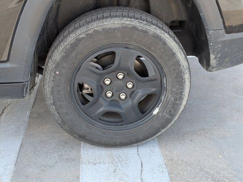 Used 2019 Jeep Compass Sport image 17