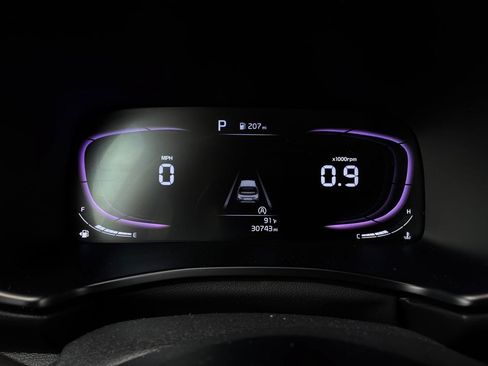 Used 2025 Kia Soul LX w/ LX Technology Package FWD image 35