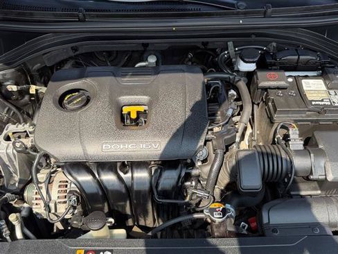 Used 2020 Hyundai Elantra Value Edition FWD image 9