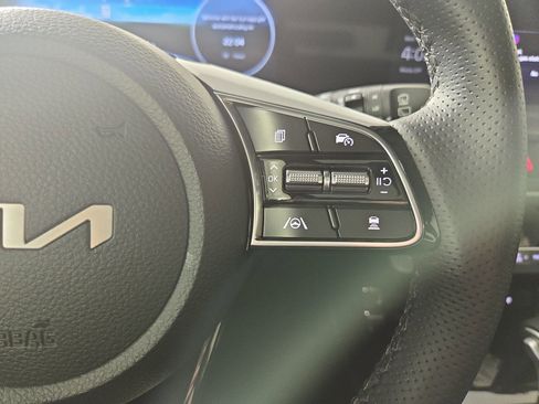 Used 2024 Kia Seltos SX w/ SX Sunroof Package image 16