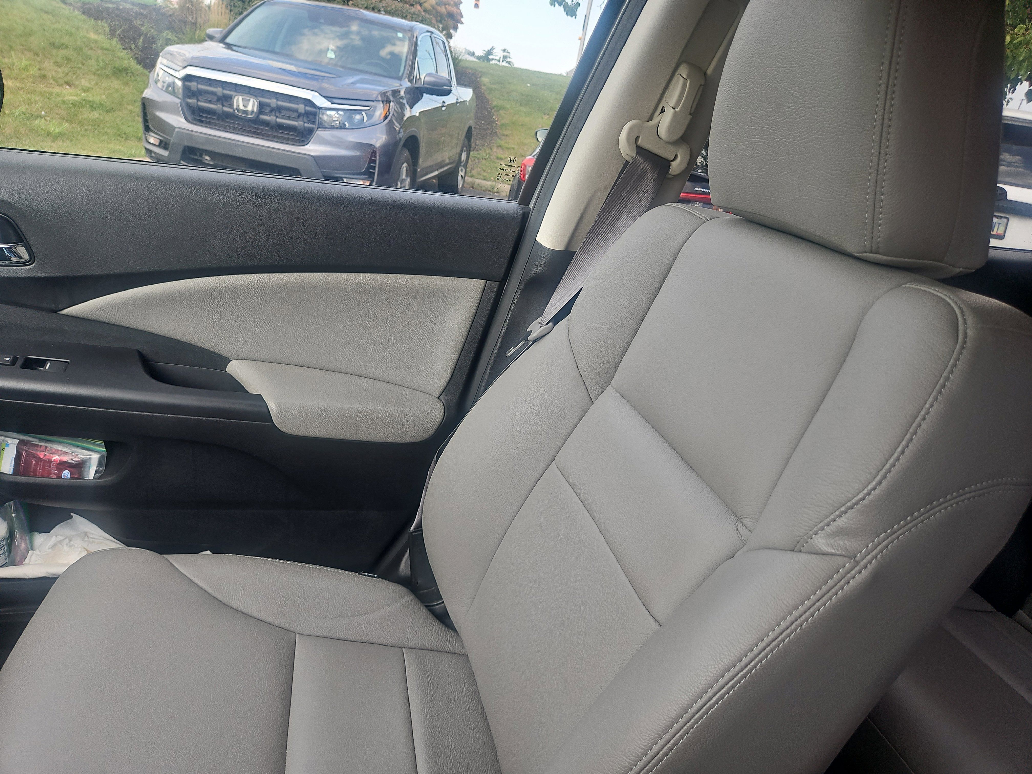 Used 2016 Honda CR-V EX image 3