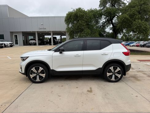 Certified 2023 Volvo XC40 Recharge Plus AWD/4WD image 3