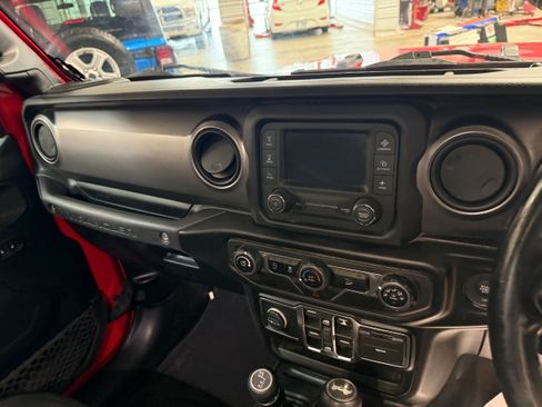 Used 2021 Jeep Wrangler Unlimited Sport AWD/4WD image 13