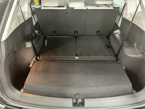 Used 2020 Volkswagen Tiguan S image 28