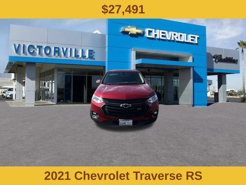 Used 2021 Chevrolet Traverse RS FWD image 2