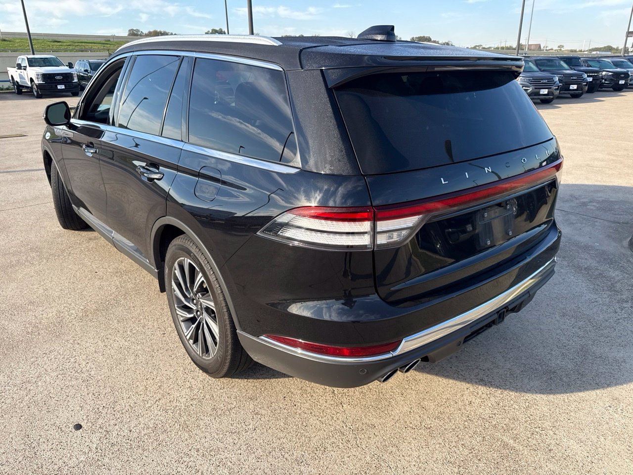 Used 2025 Lincoln Aviator 2WD w/ Equipment Group 101A image 7