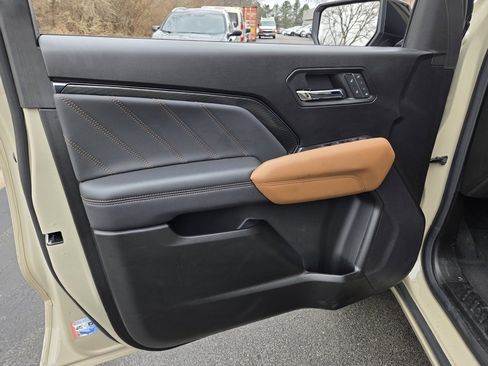 Used 2024 GMC Canyon AT4 w/ AT4 Premium Package image 12