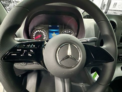 Used 2025 Mercedes-Benz Sprinter 2500 image 12