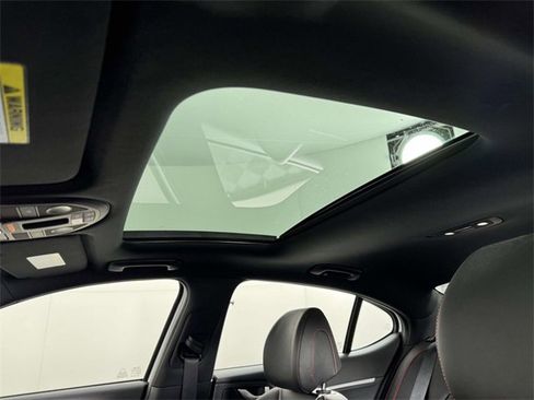 Used 2025 Genesis G70 2.5T w/ Sport Prestige Package image 34