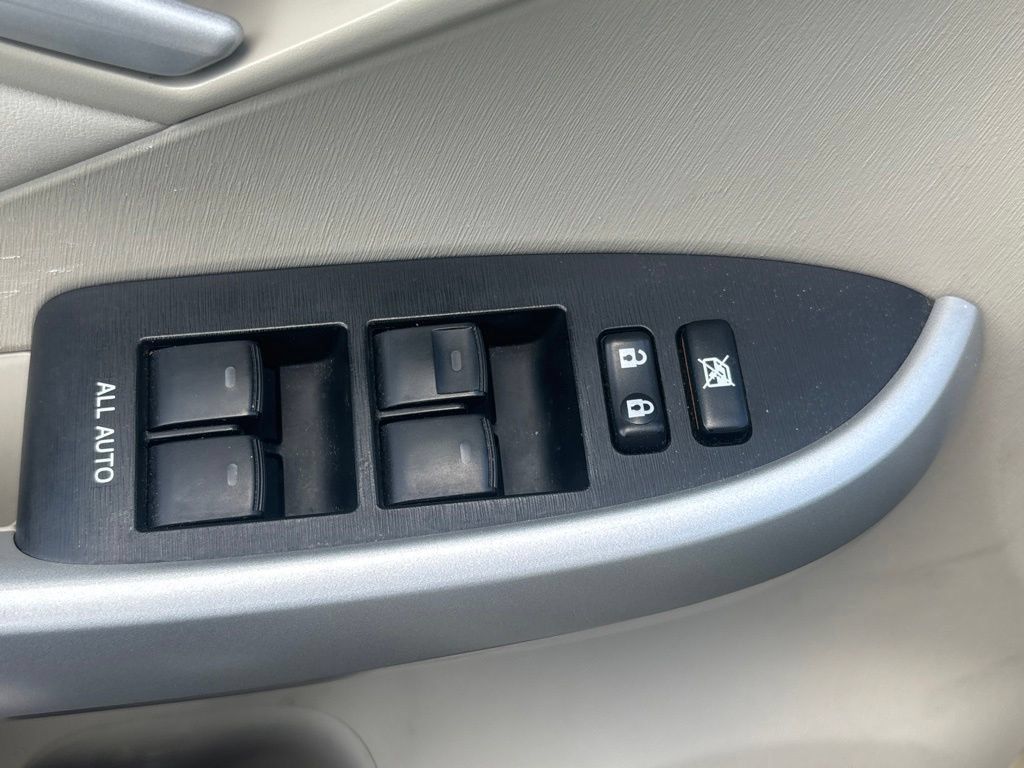 Used 2011 Toyota Prius Four w/ Navigation Pkg FWD image 7