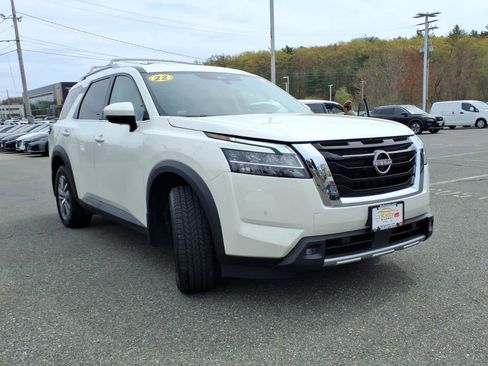 Used 2022 Nissan Pathfinder SL AWD/4WD image 3
