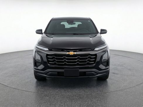 Used 2025 Chevrolet Equinox LT FWD image 2