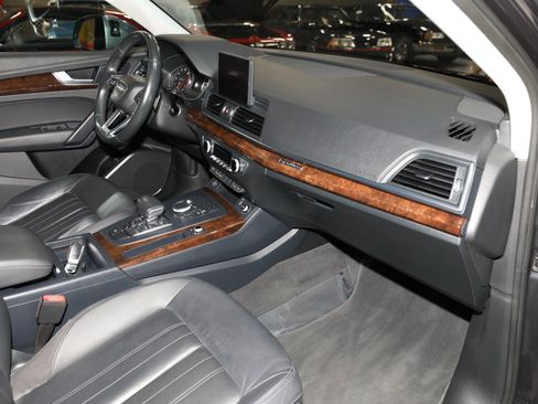 Used 2019 Audi Q5 2.0T Premium w/ Convenience Package AWD/4WD image 31