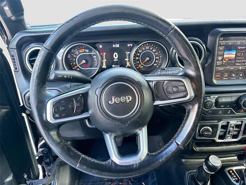 Used 2020 Jeep Wrangler Unlimited Sahara image 11