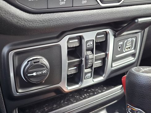 New 2026 Jeep Gladiator Sport image 13