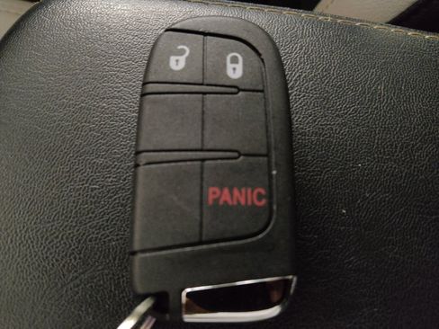 Used 2018 Jeep Compass Latitude w/ Popular Equipment Group FWD image 32