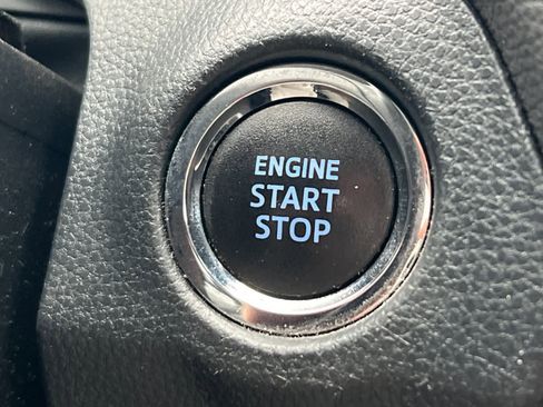 Used 2020 Toyota RAV4 XLE image 23