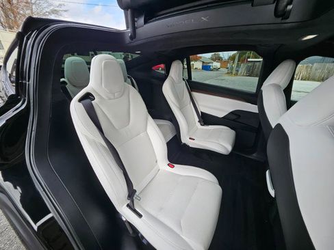 Used 2022 Tesla Model X image 68