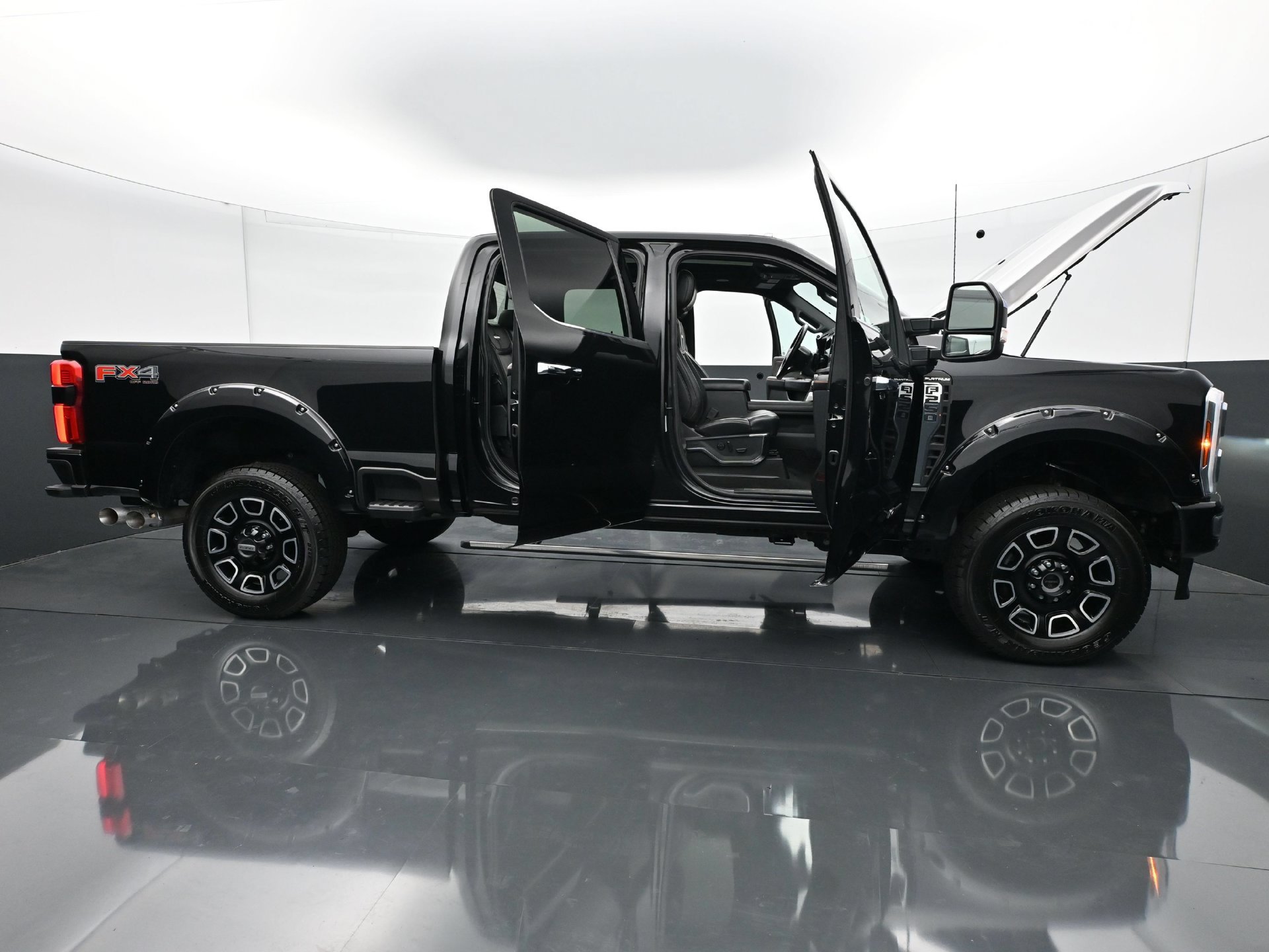 Used 2024 Ford F250 Platinum AWD/4WD image 36