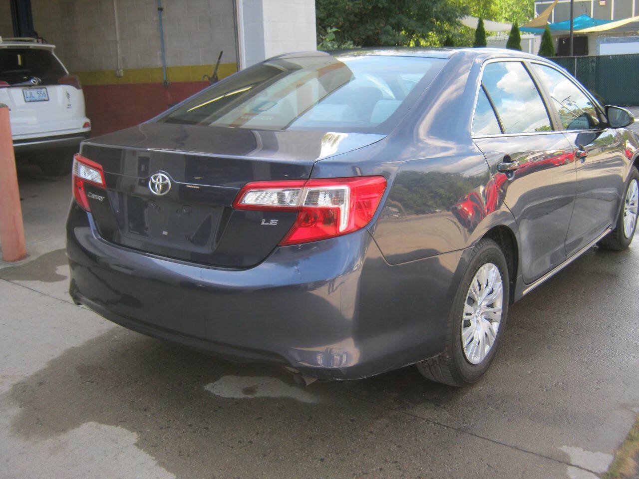 Used 2014 Toyota Camry LE FWD image 5