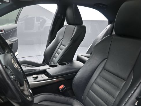 Used 2016 Lexus IS 200t RWD image 18