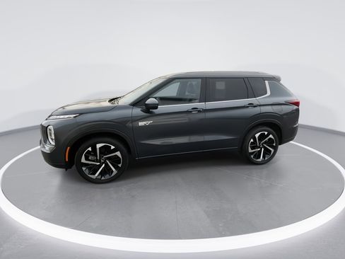 Used 2025 Mitsubishi Outlander SEL image 9
