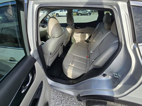 Used 2019 Nissan Rogue Sport SL w/ Premium Package image 19